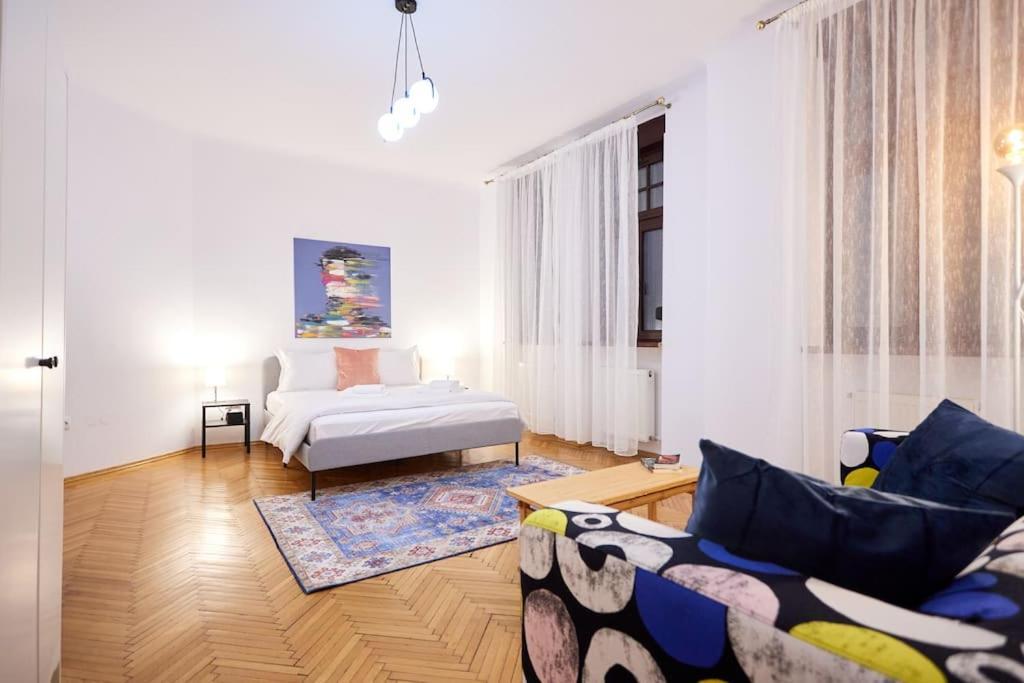 Caragiale Apartment Bukarest Eksteriør billede