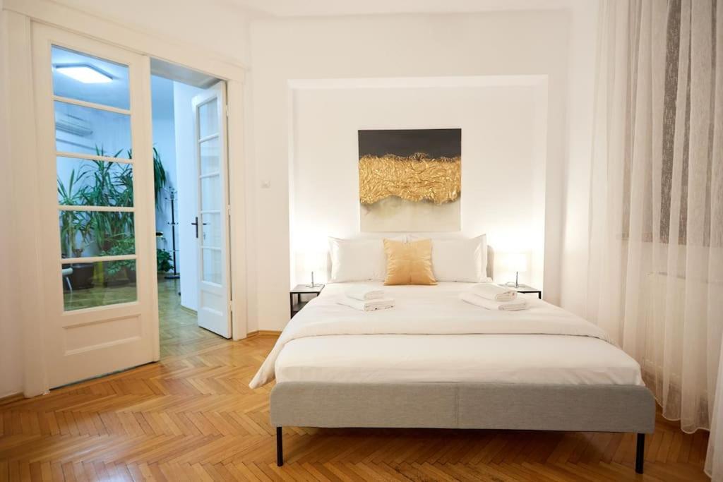 Caragiale Apartment Bukarest Eksteriør billede
