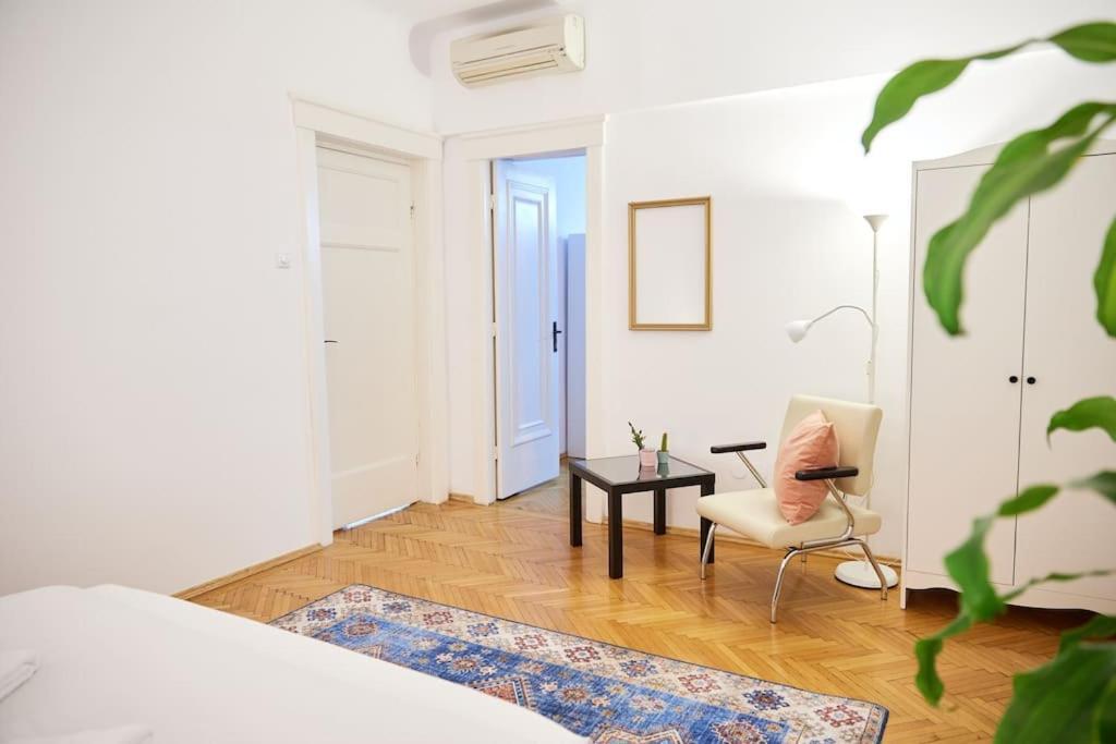 Caragiale Apartment Bukarest Eksteriør billede